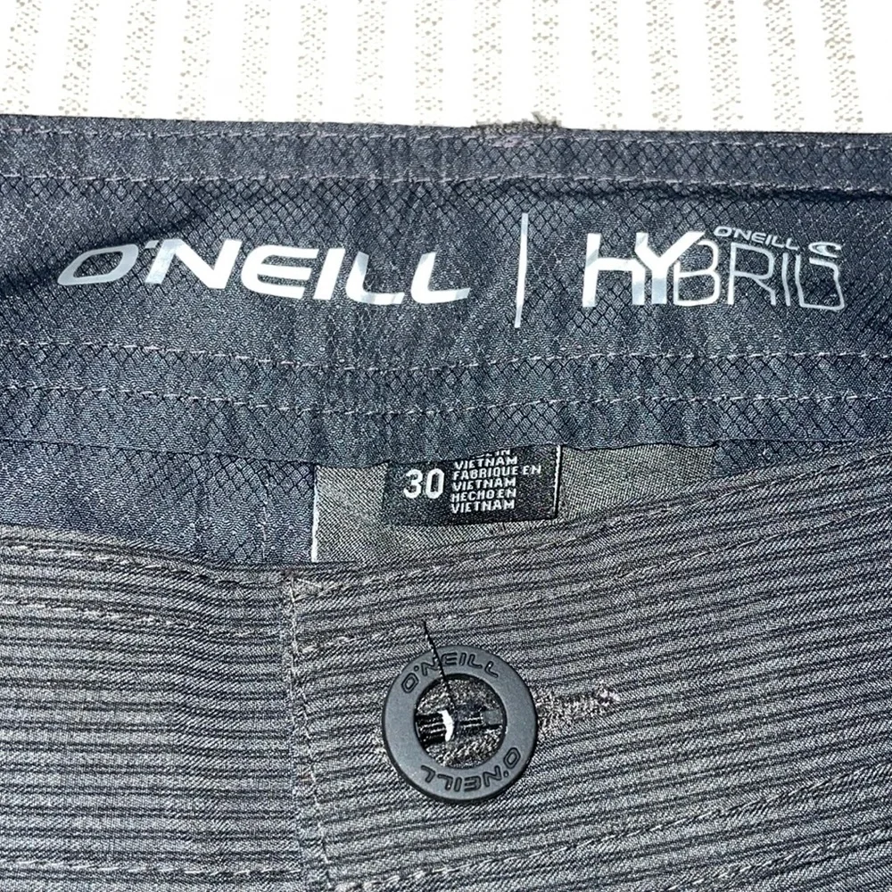 NWT O’Neill hybrid shorts in dark grey. Men 30. Classic skater and street style! - Picture 2 of 10